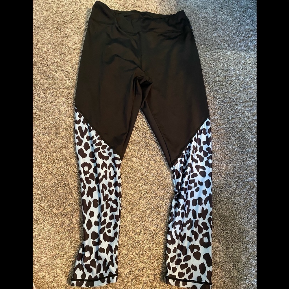 SHEIN Leopard Leggings